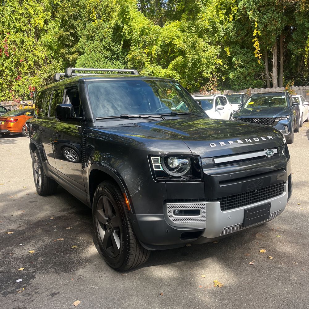 2023 Land Rover Defender 130 SE