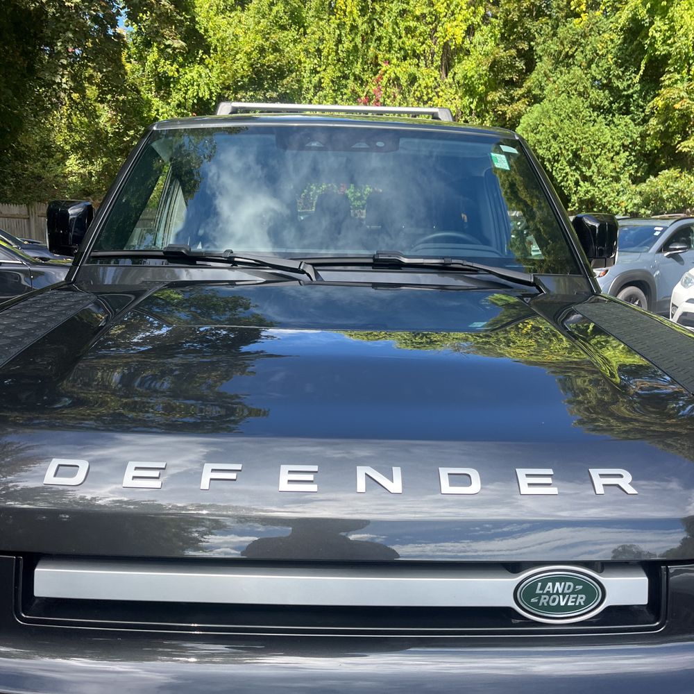 2023 Land Rover Defender 130 SE
