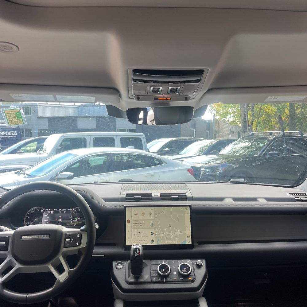 2023 Land Rover Defender 130 SE