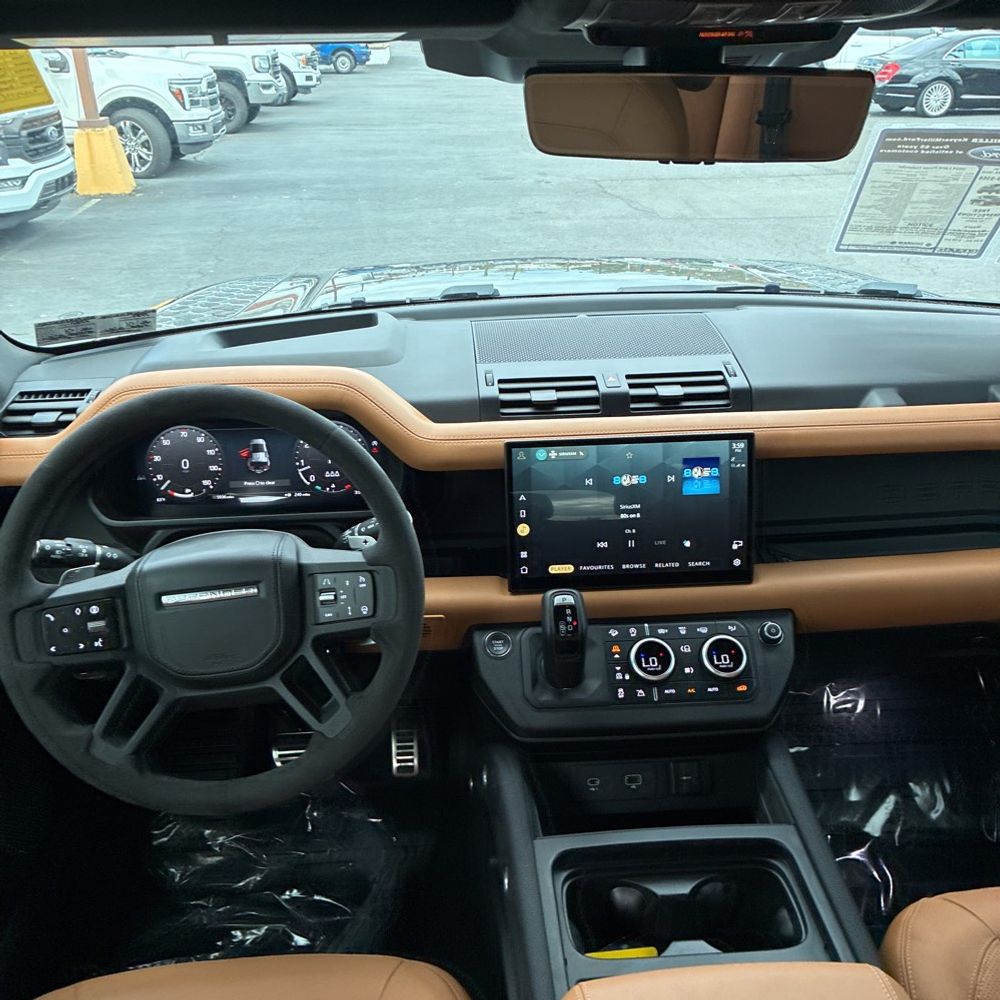 2024 Land Rover Defender 110 Carp Ed V8 P525