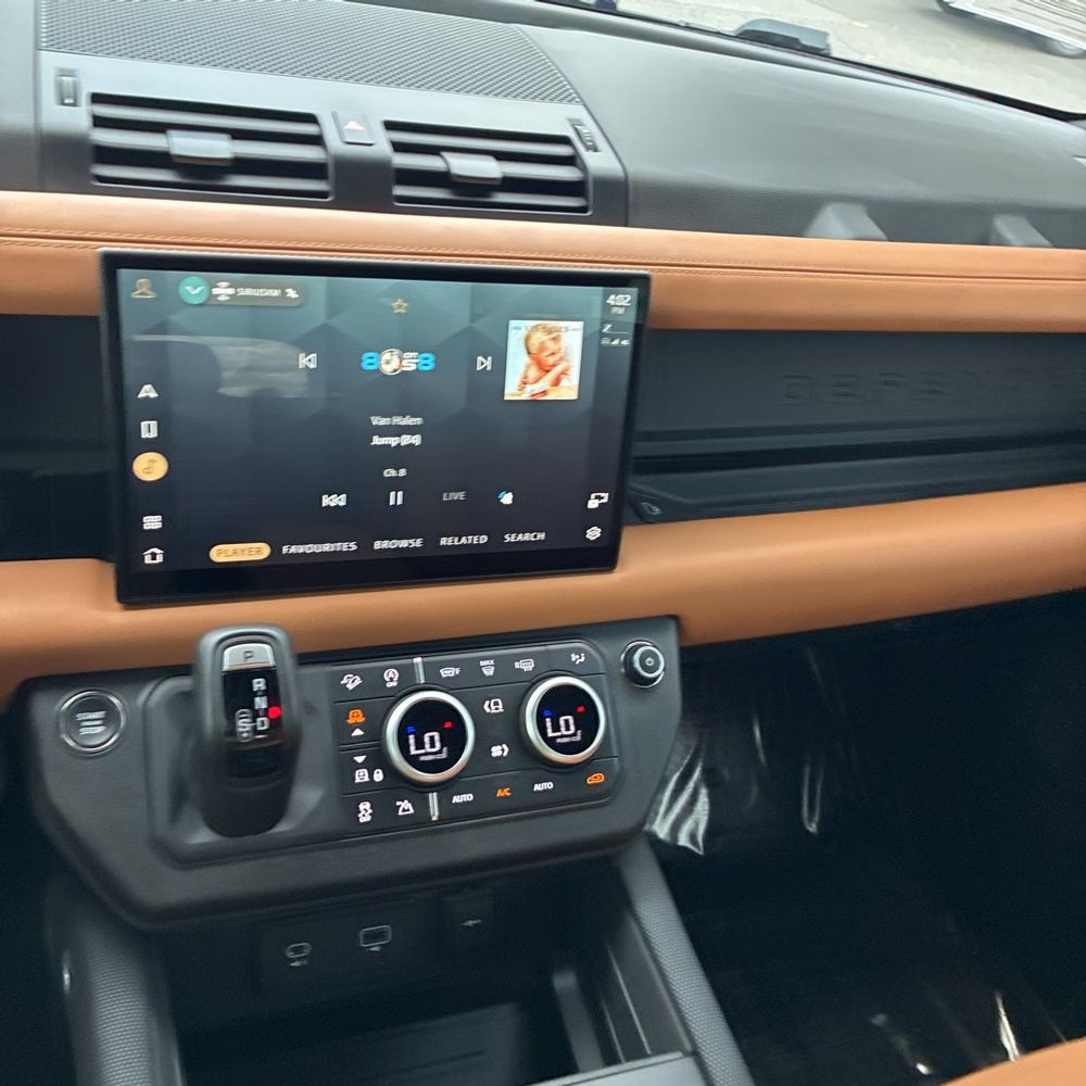 2024 Land Rover Defender 110 Carp Ed V8 P525