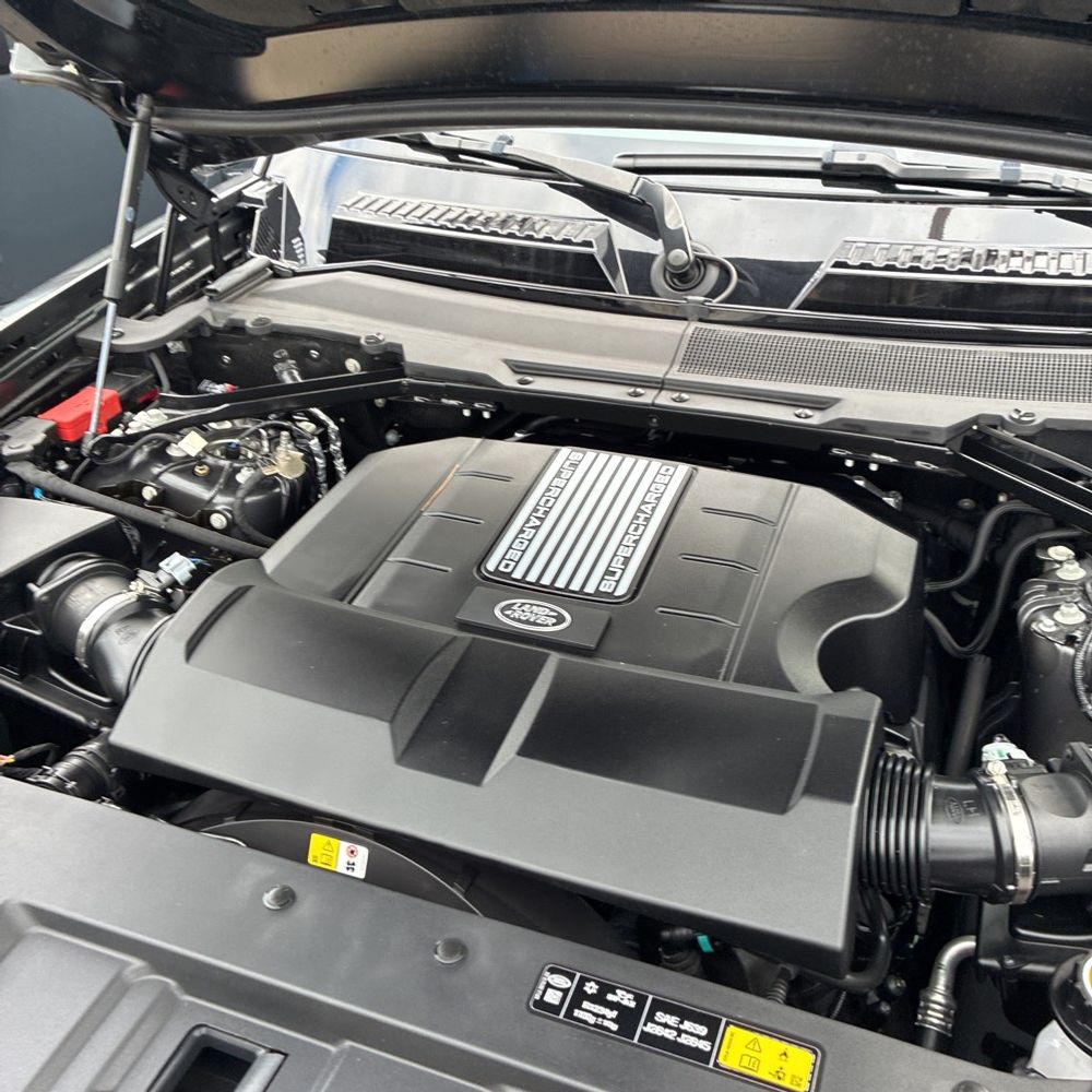 2024 Land Rover Defender 110 Carp Ed V8 P525