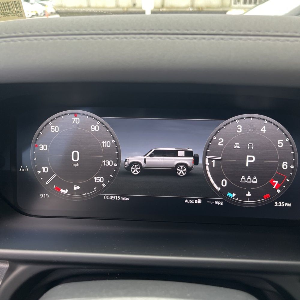 2025 Land Rover Defender 110 V8 P525