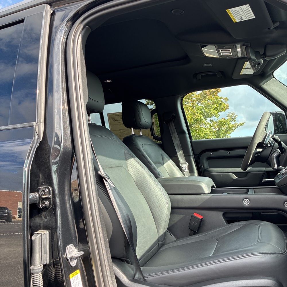 2023 Land Rover Defender 110 V8