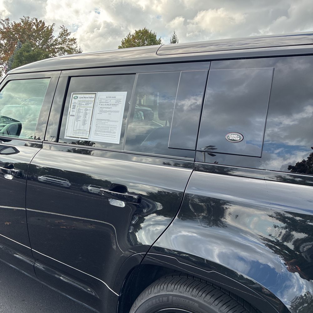 2023 Land Rover Defender 110 V8