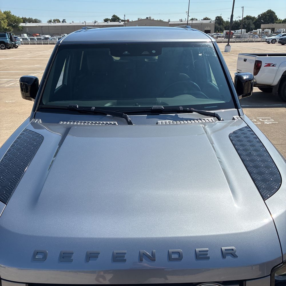 2024 Land Rover Defender 130 P400 Outbound