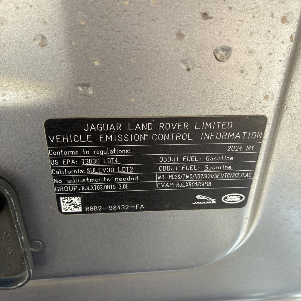 2024 Land Rover Defender 130 P400 Outbound