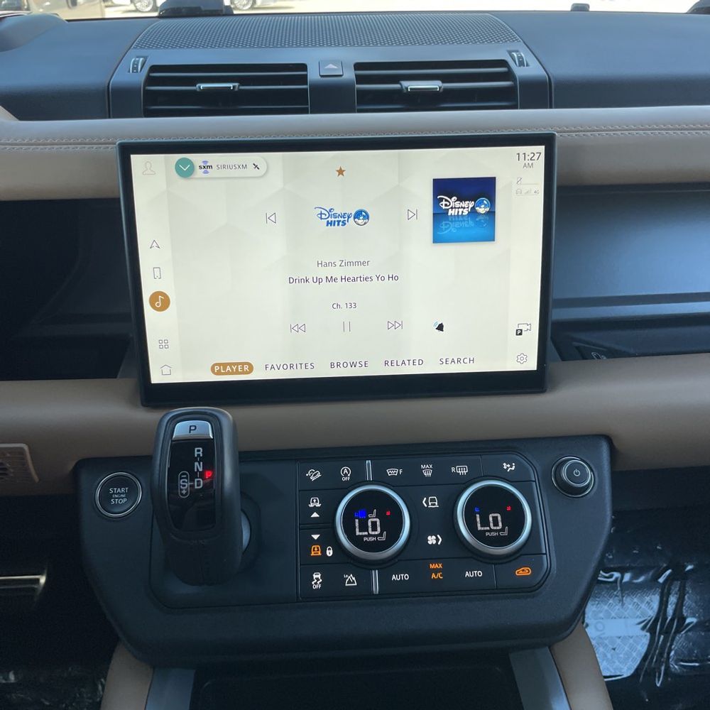 2025 Land Rover Defender 130 V8 P500