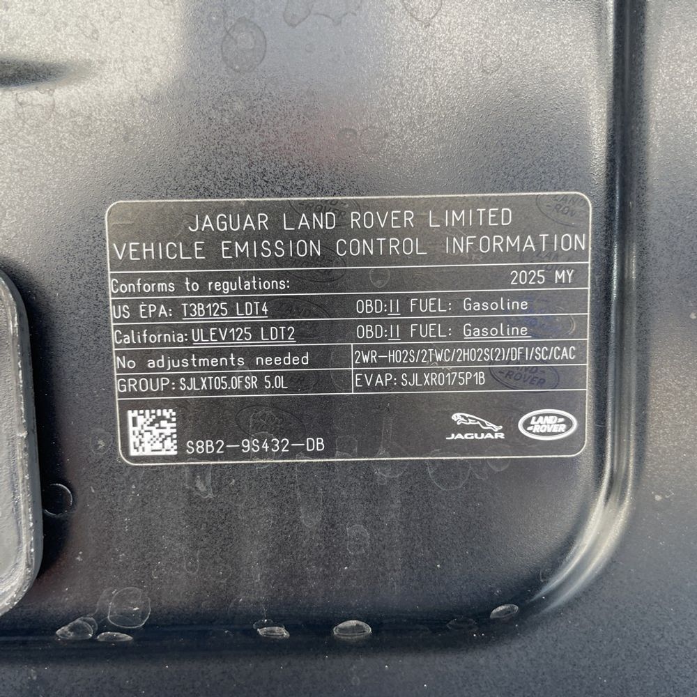 2025 Land Rover Defender 130 V8 P500