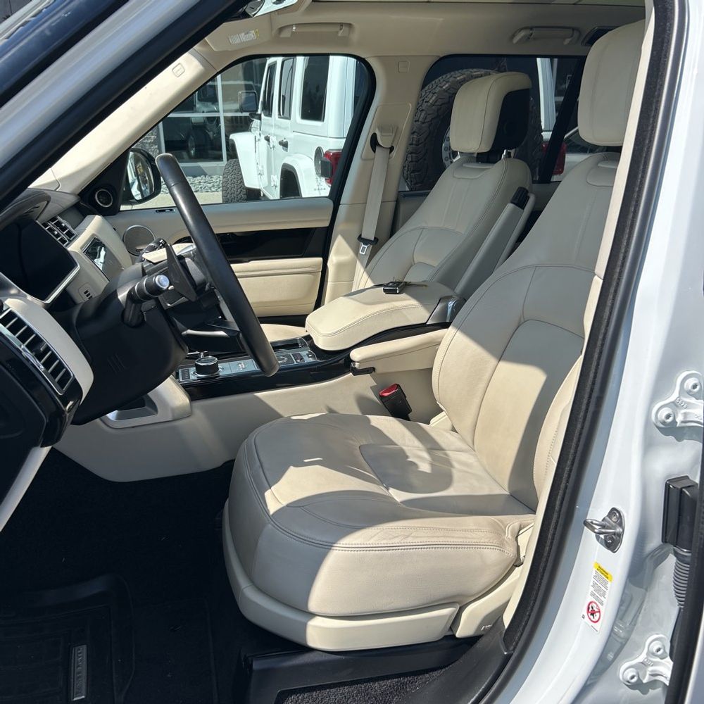 2022 Land Rover Range Rover Base