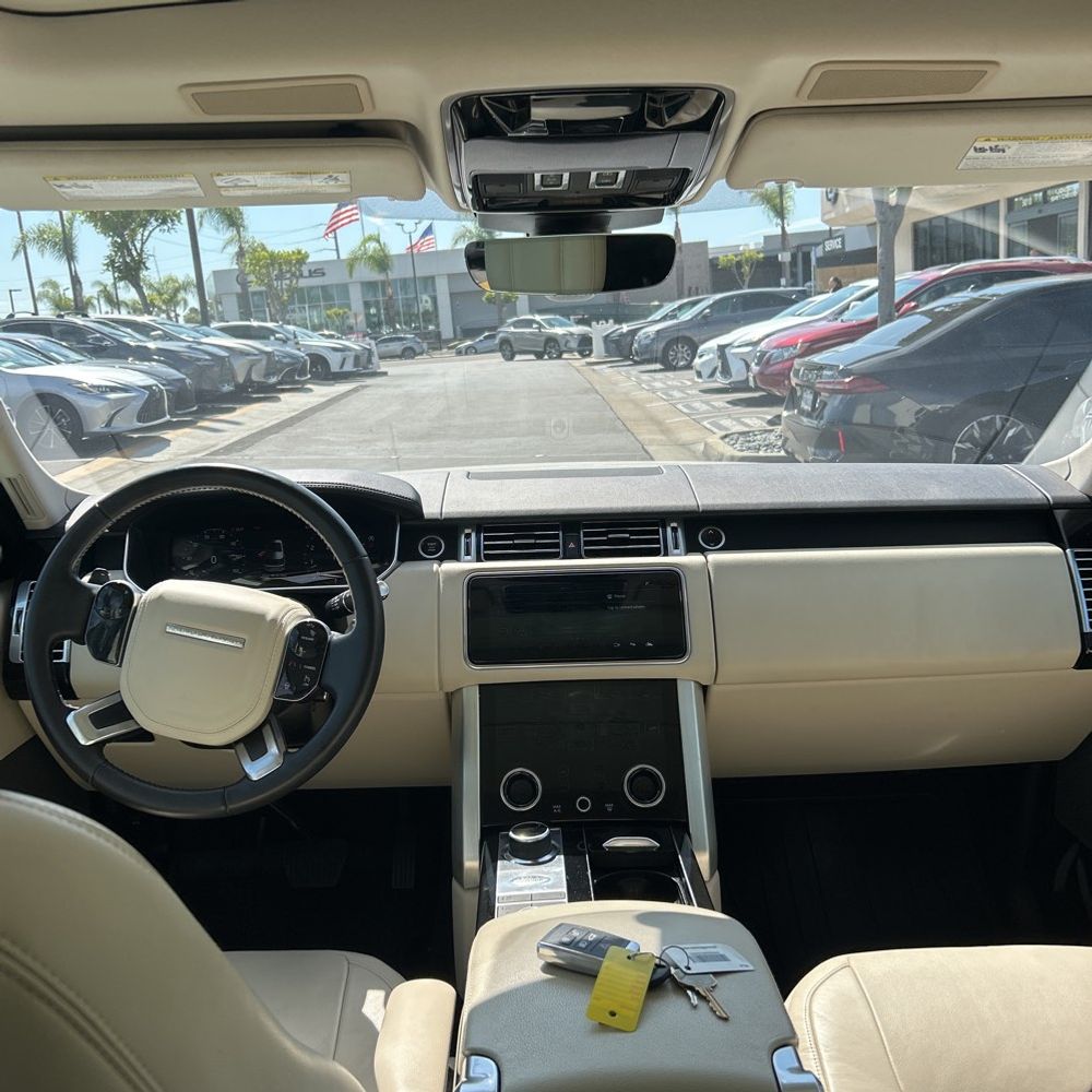 2022 Land Rover Range Rover Base