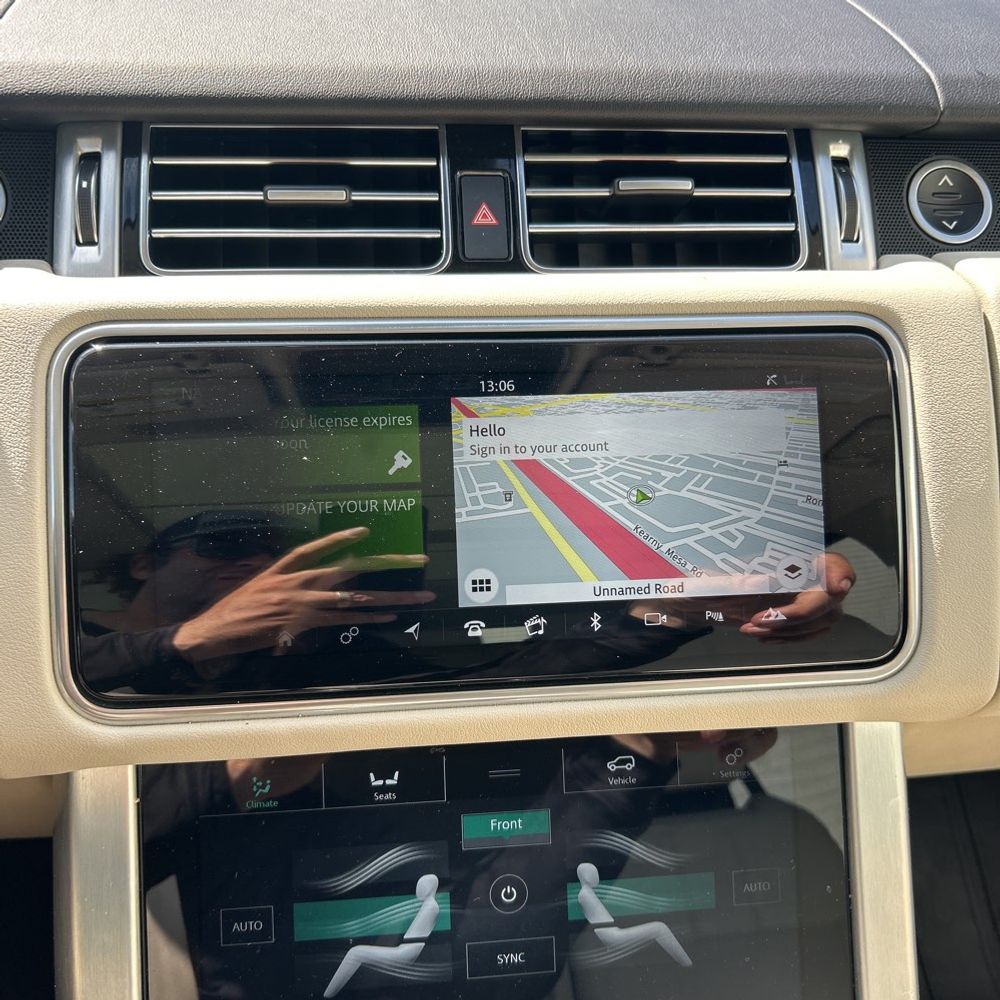 2022 Land Rover Range Rover Base