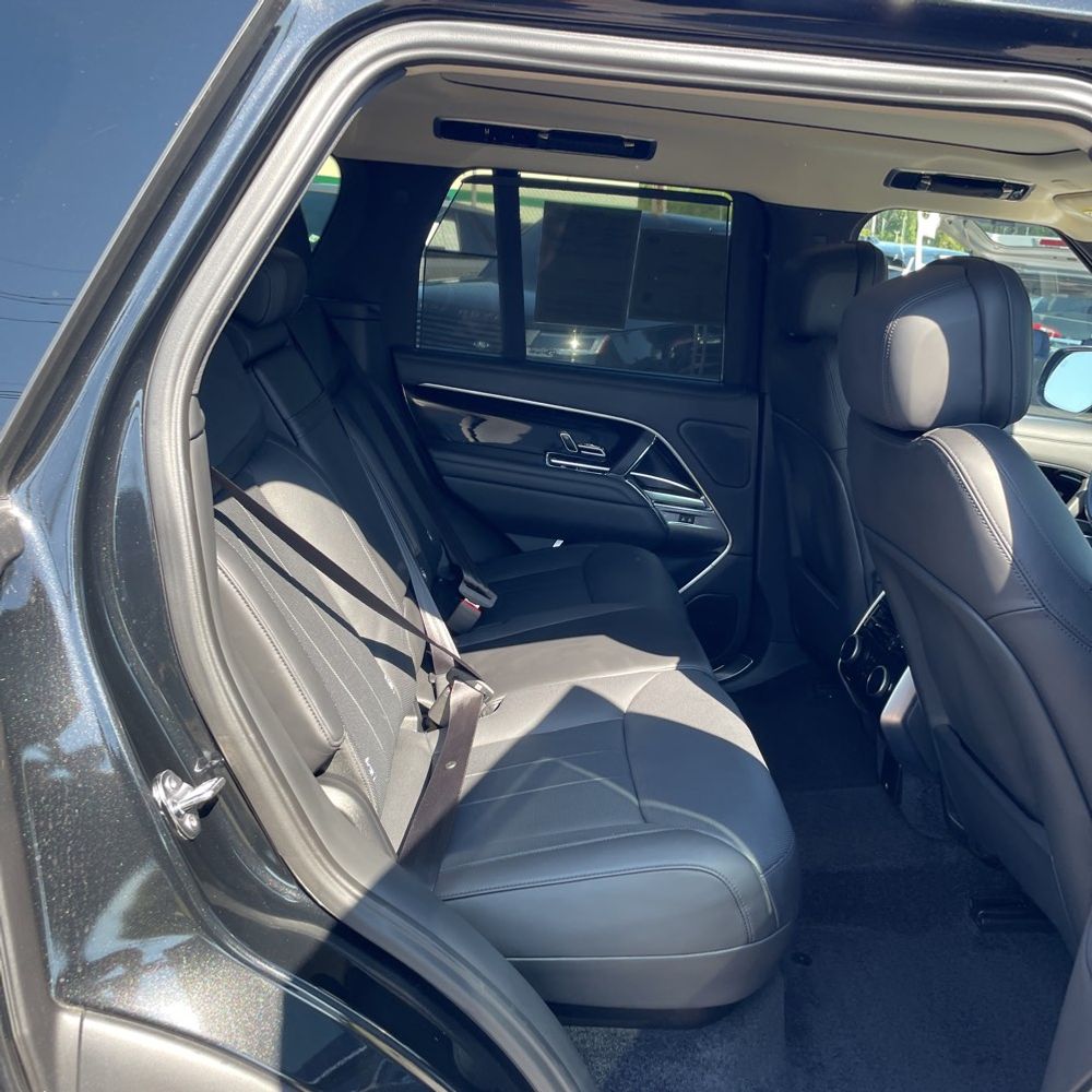 2023 Land Rover Range Rover SE