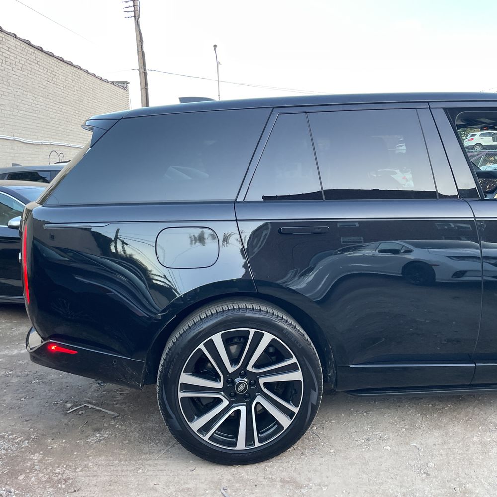 2023 Land Rover Range Rover SE