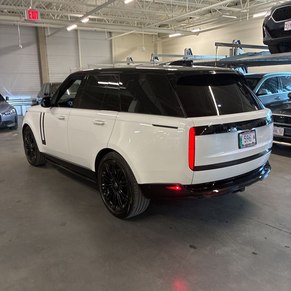 2024 Land Rover Range Rover P530 SE