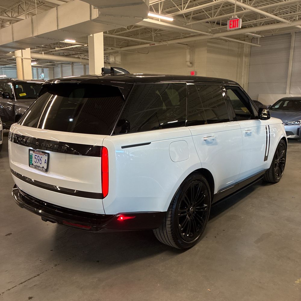 2024 Land Rover Range Rover P530 SE