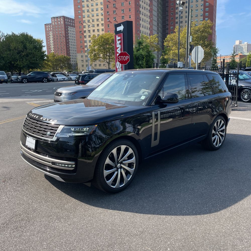 2025 Land Rover Range Rover SE P530