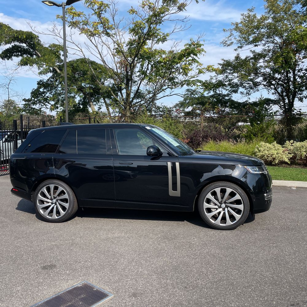 2025 Land Rover Range Rover SE P530