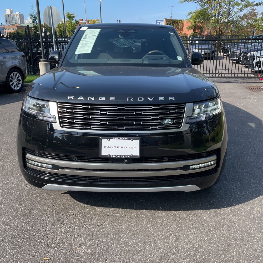 2025 Land Rover Range Rover SE P530