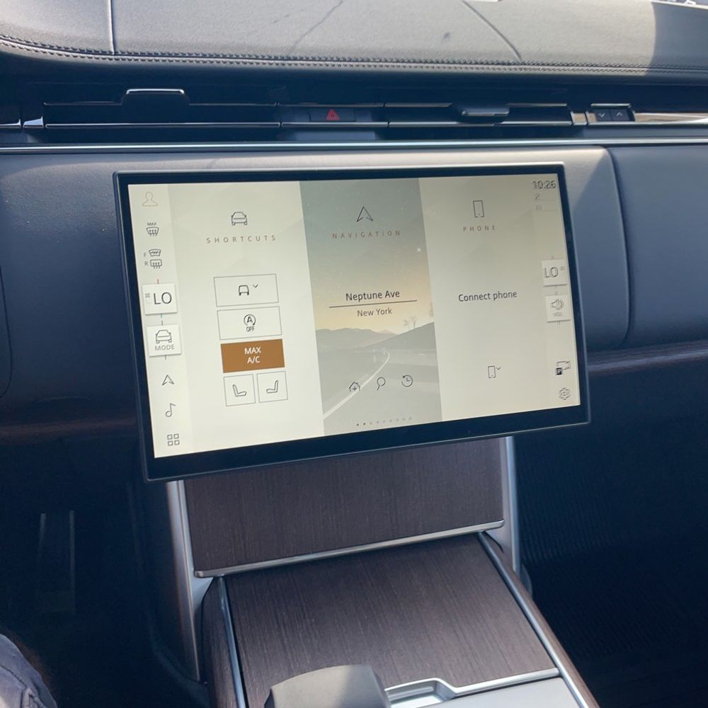 2025 Land Rover Range Rover SE P530