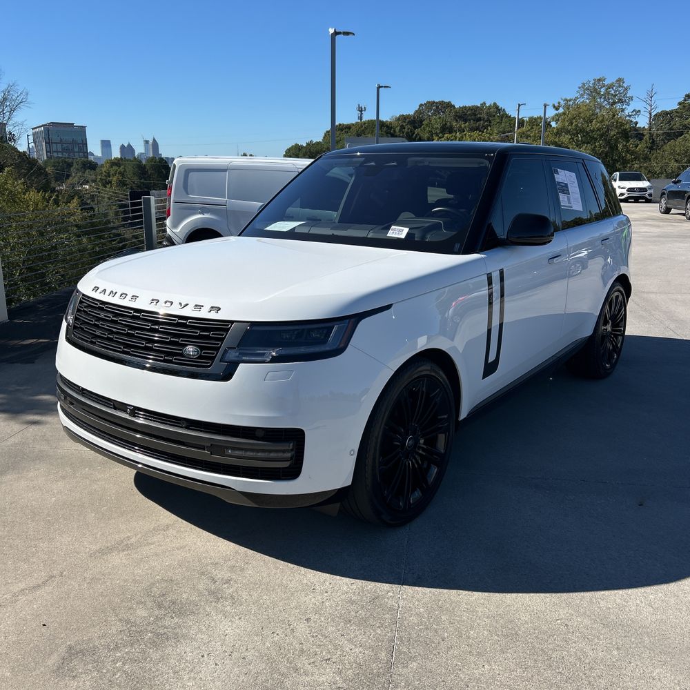 2022 Land Rover New Range Rover SE