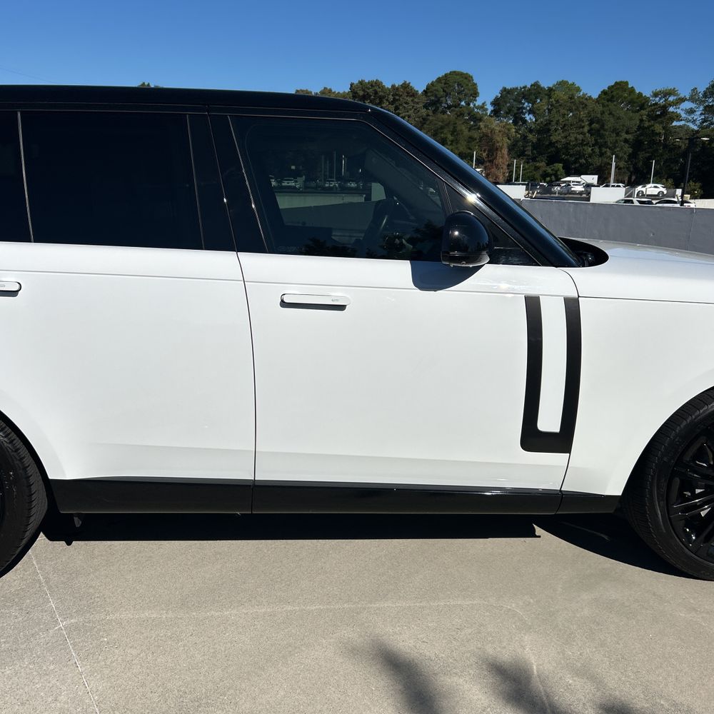 2022 Land Rover New Range Rover SE