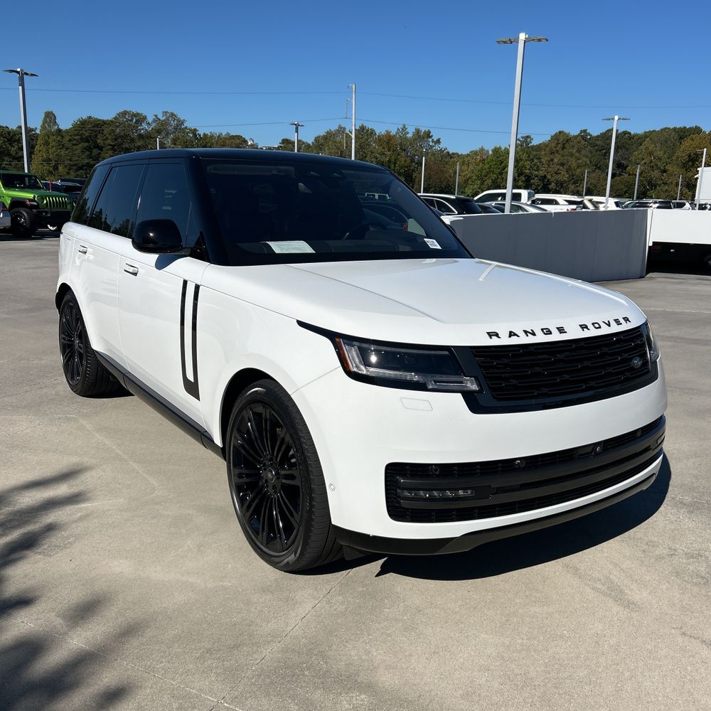 2022 Land Rover New Range Rover SE