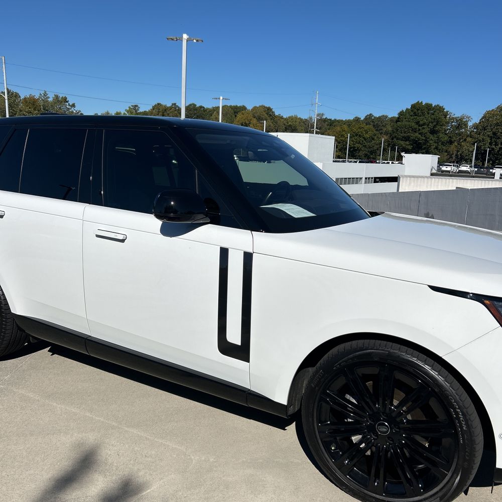 2022 Land Rover New Range Rover SE