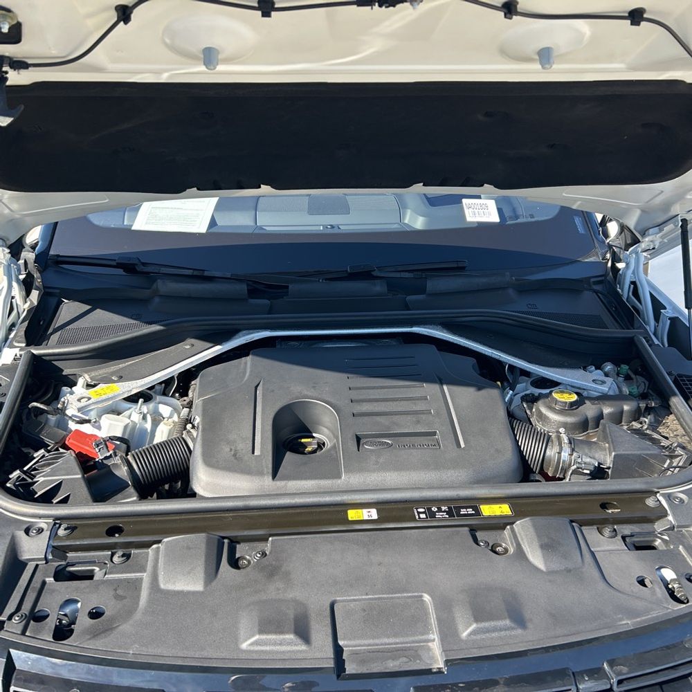 2022 Land Rover New Range Rover SE