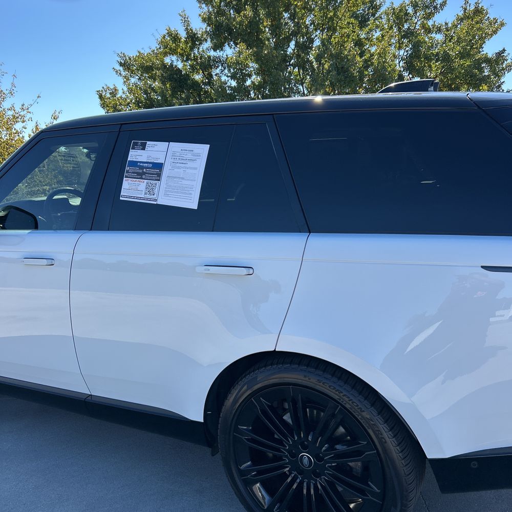 2022 Land Rover New Range Rover SE