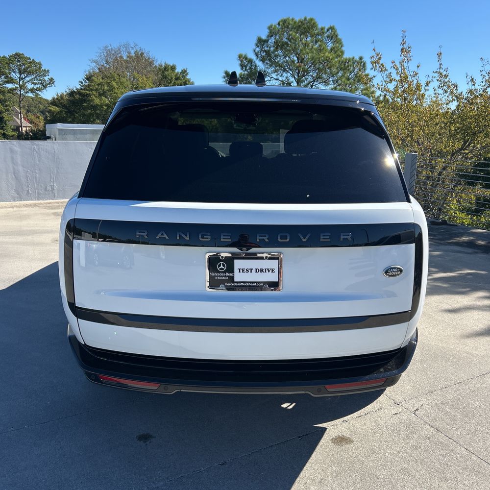 2022 Land Rover New Range Rover SE