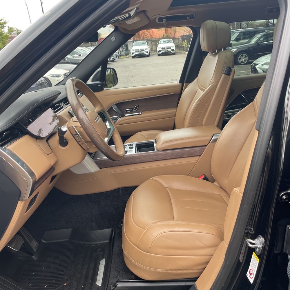 2023 Land Rover Range Rover SE