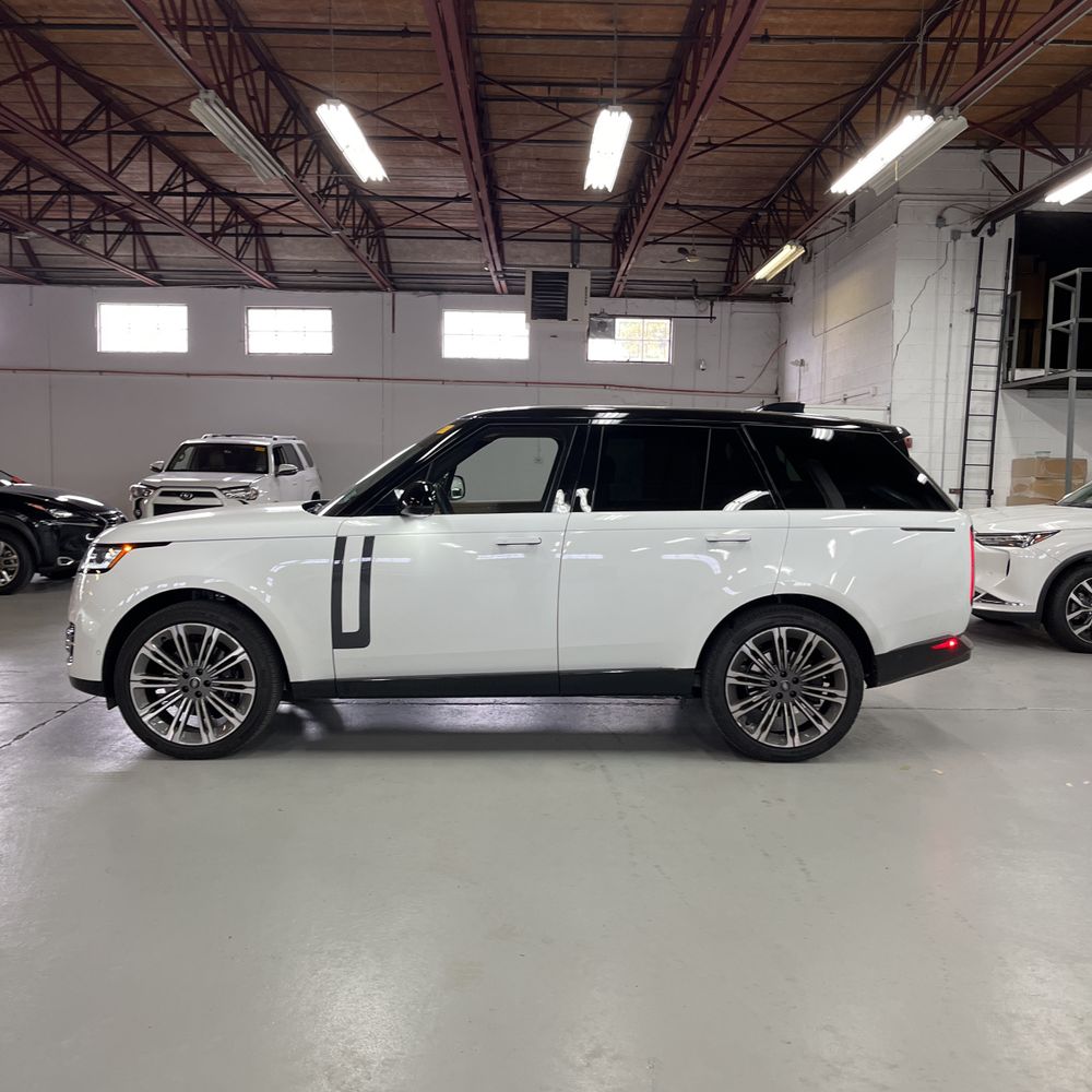 2025 Land Rover Range Rover P400 SE