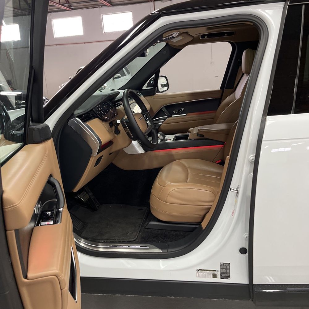 2025 Land Rover Range Rover P400 SE