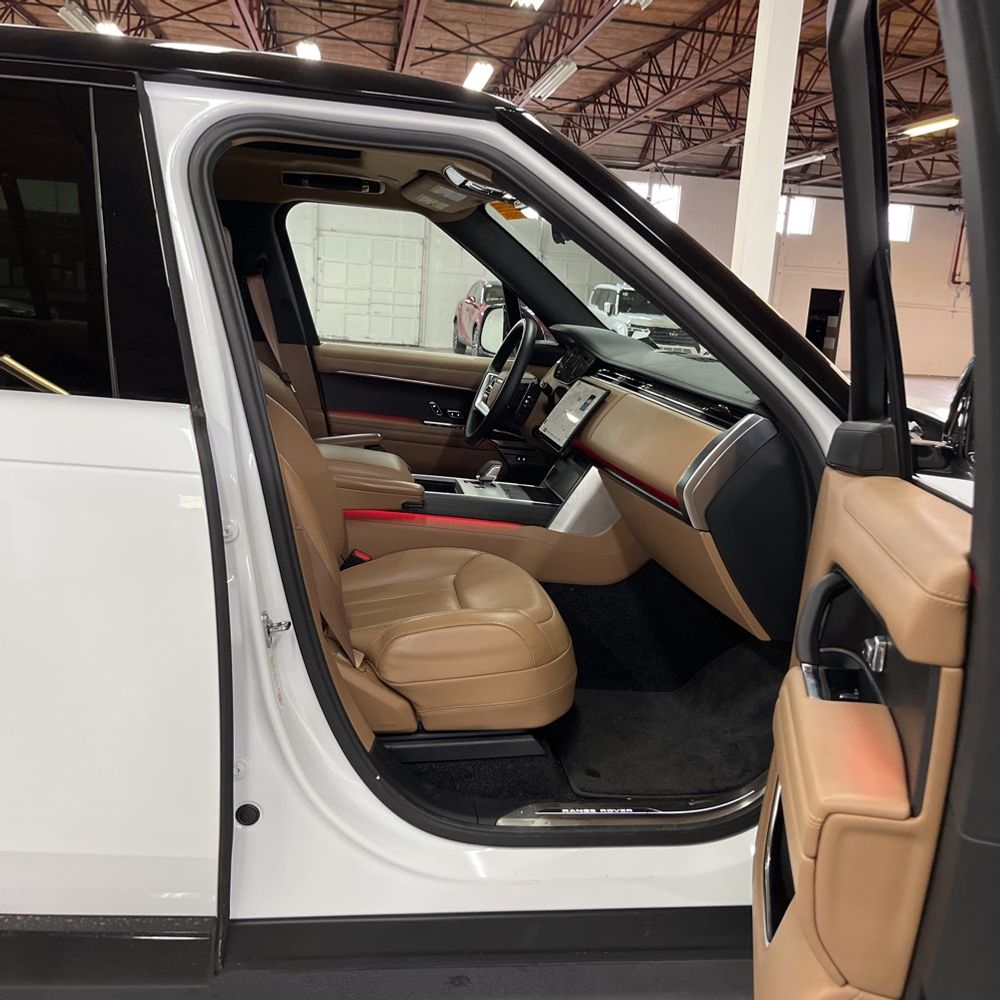 2025 Land Rover Range Rover P400 SE