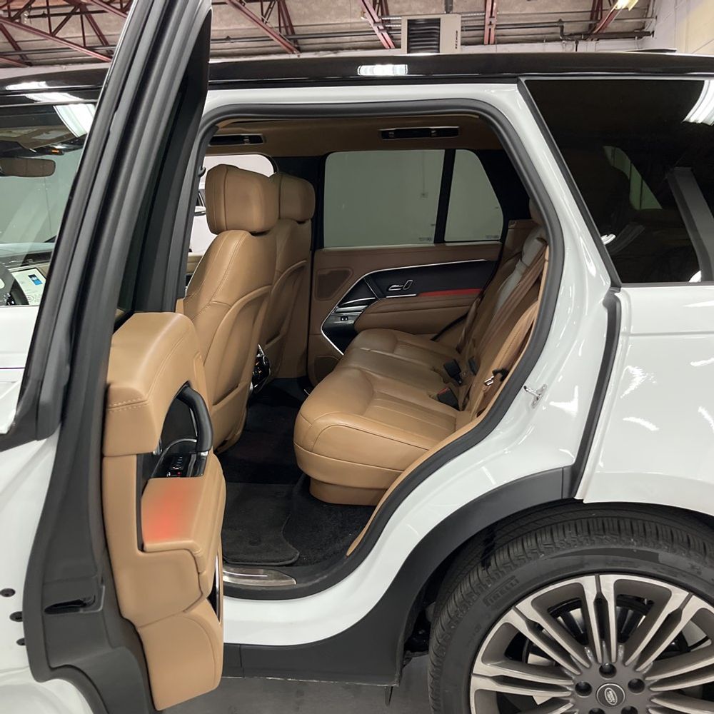 2025 Land Rover Range Rover P400 SE