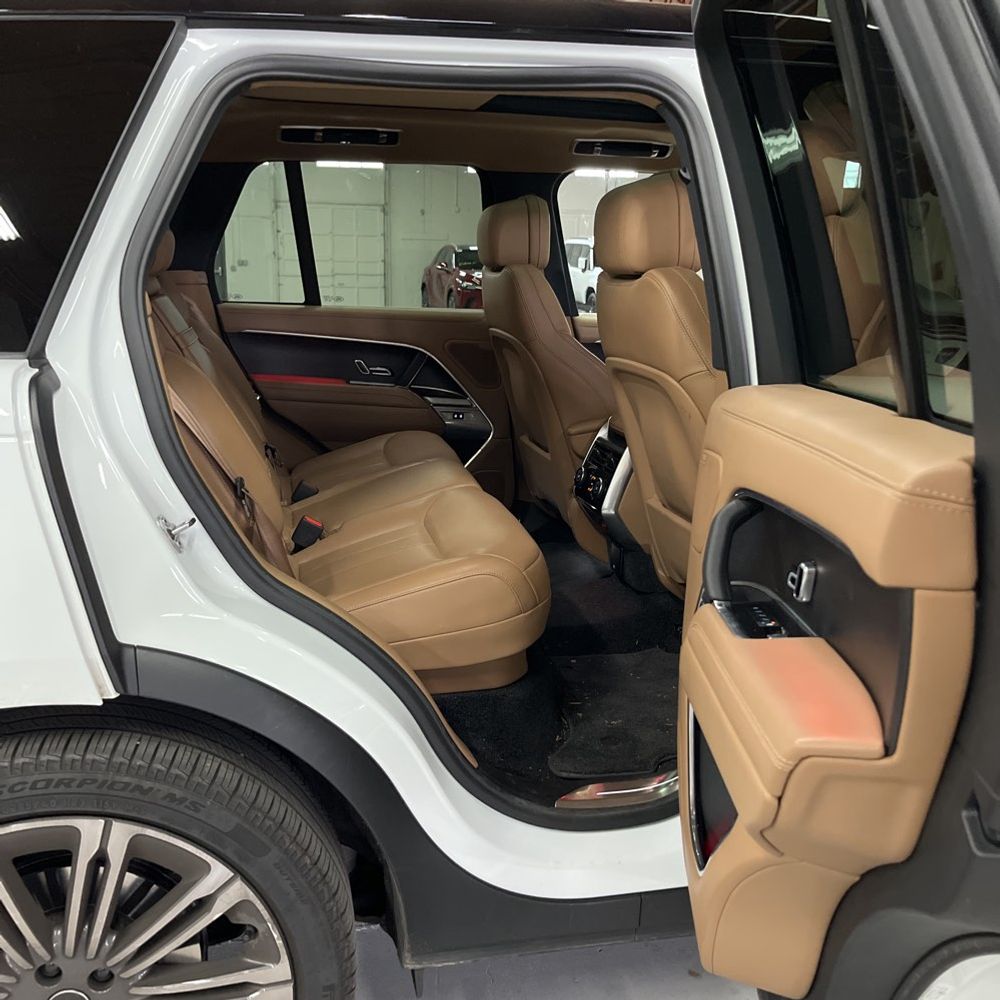2025 Land Rover Range Rover P400 SE