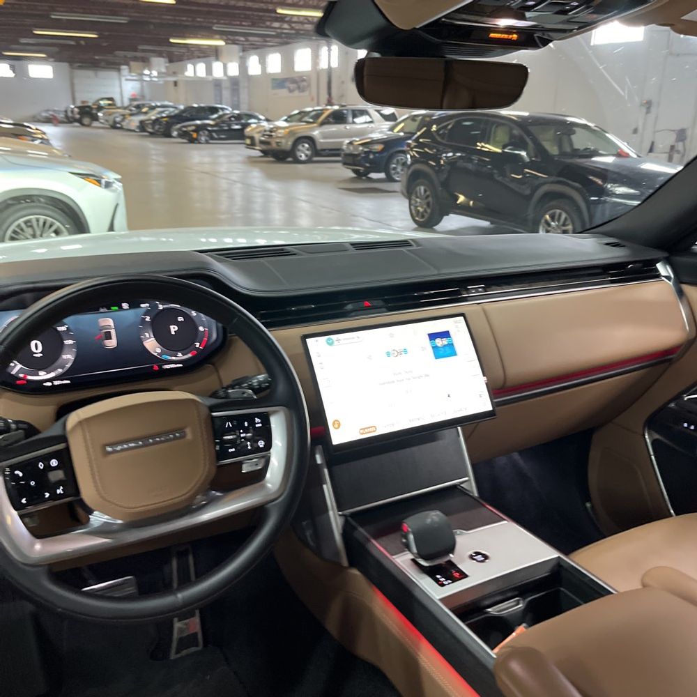 2025 Land Rover Range Rover P400 SE