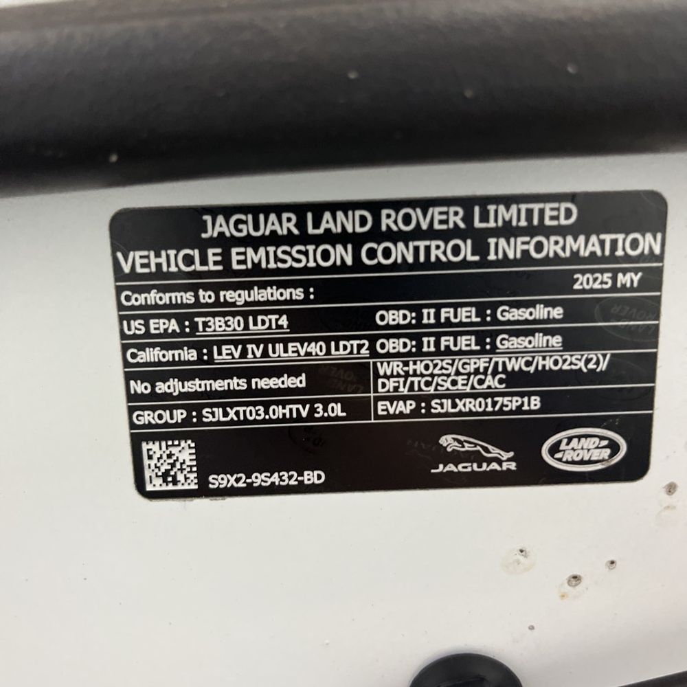 2025 Land Rover Range Rover P400 SE