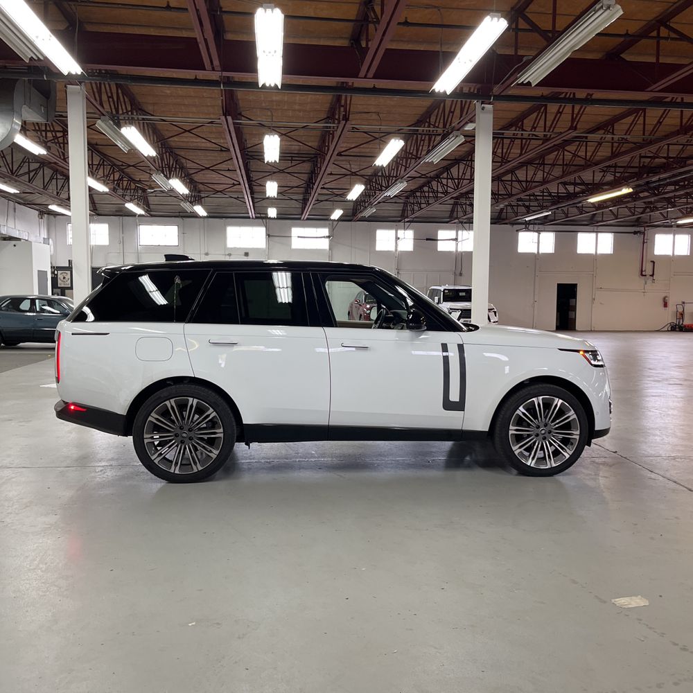 2025 Land Rover Range Rover P400 SE