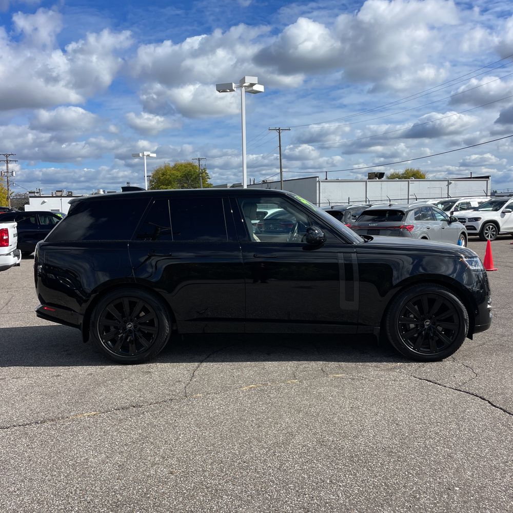 2023 Land Rover Range Rover SE
