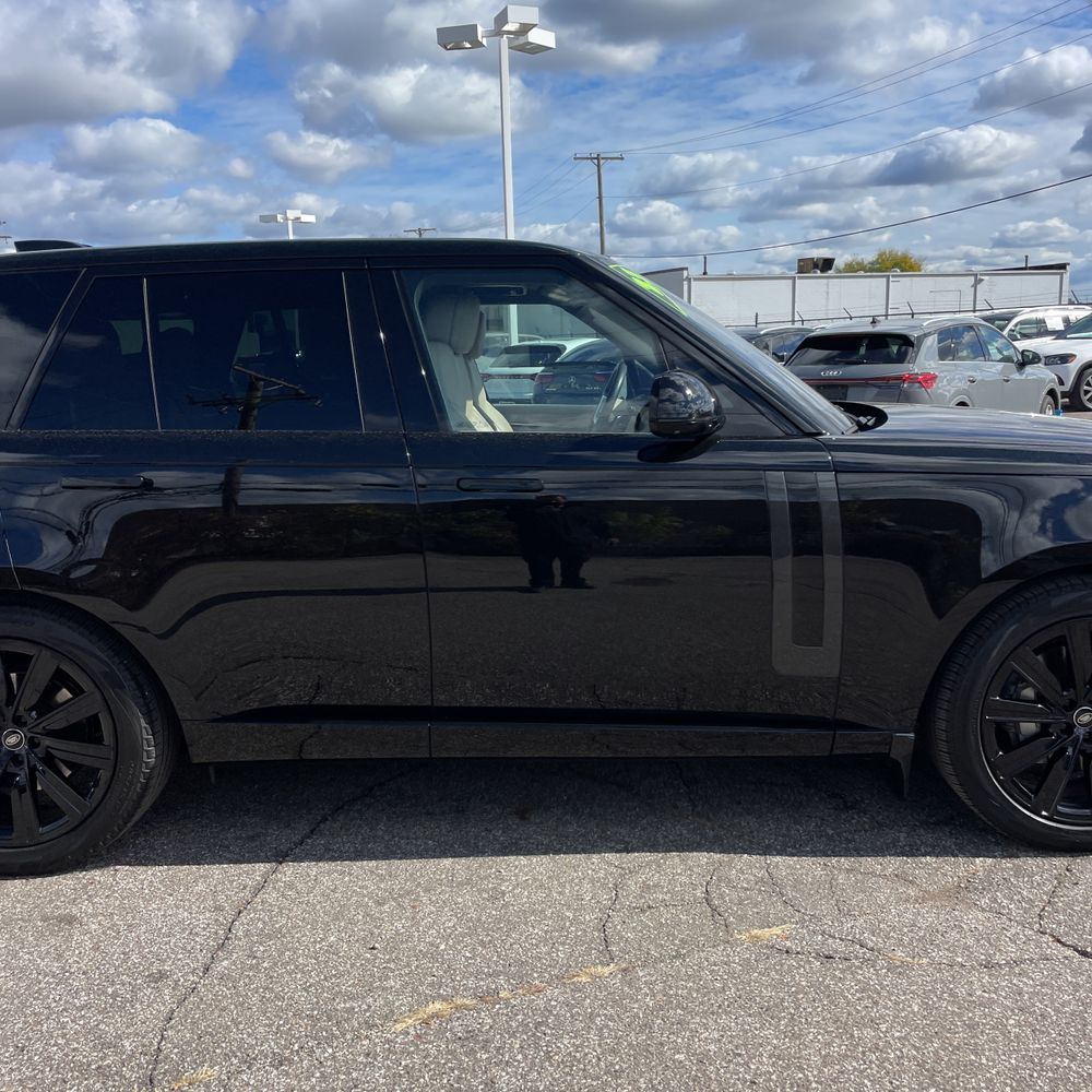 2023 Land Rover Range Rover SE