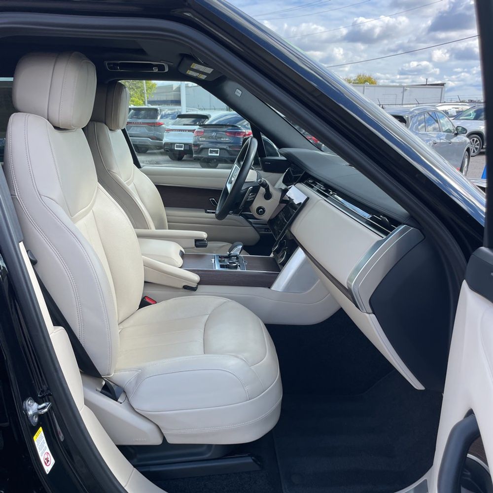 2023 Land Rover Range Rover SE