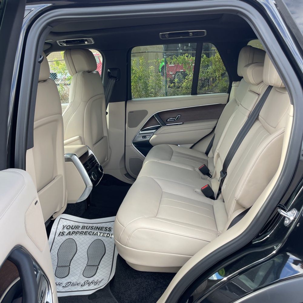 2023 Land Rover Range Rover SE