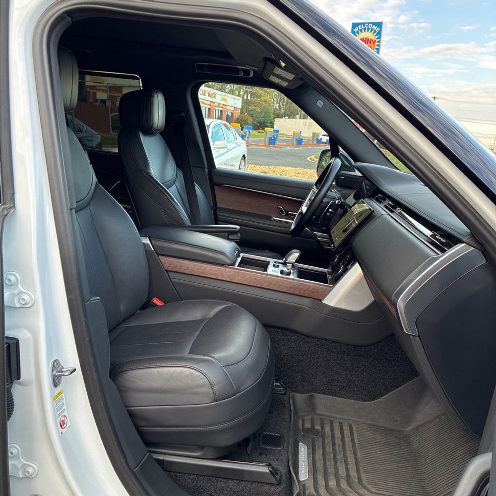 2023 Land Rover Range Rover P400 SE