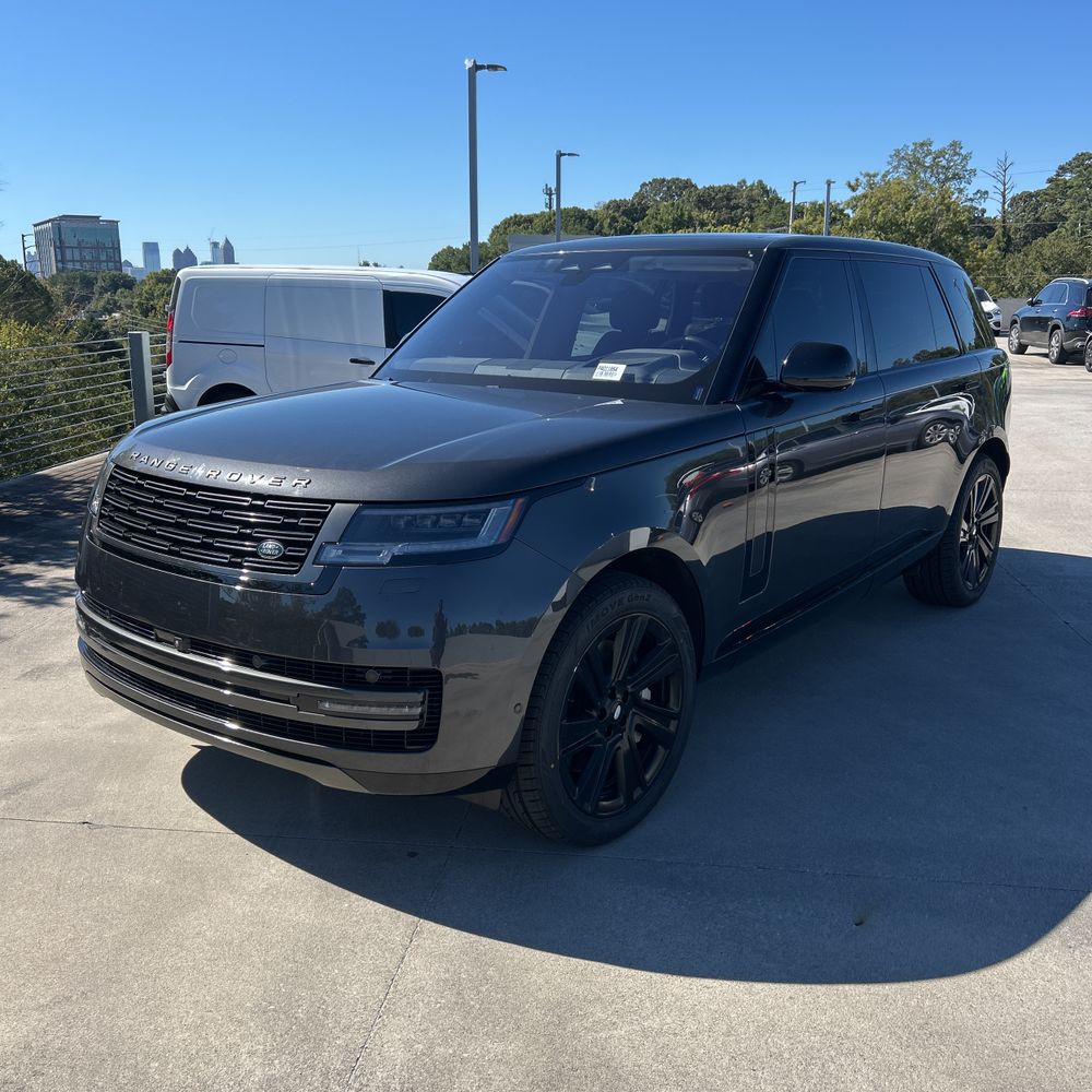 2023 Land Rover Range Rover P530 SE LWB