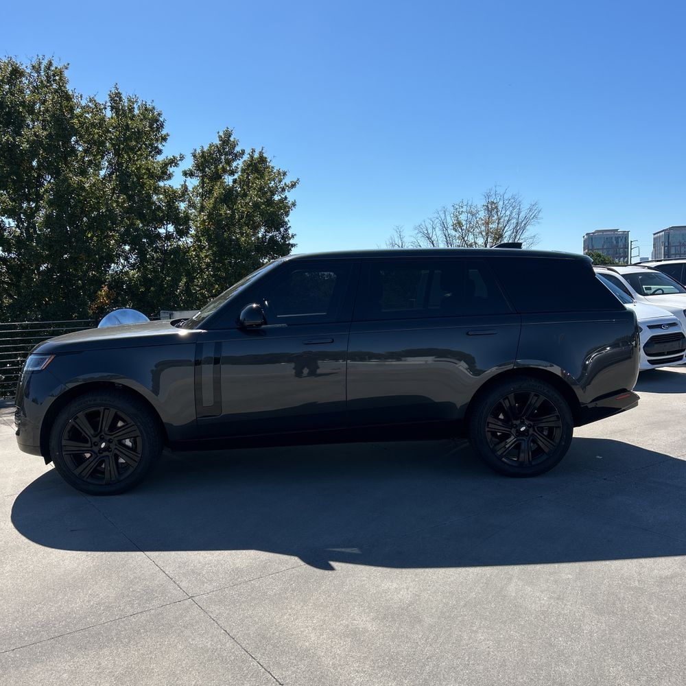 2023 Land Rover Range Rover P530 SE LWB