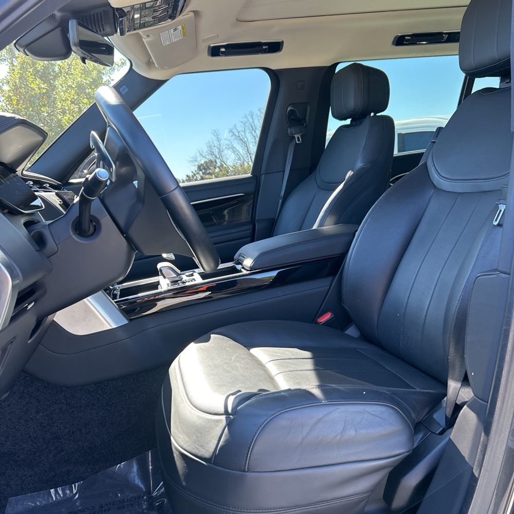 2023 Land Rover Range Rover P530 SE LWB