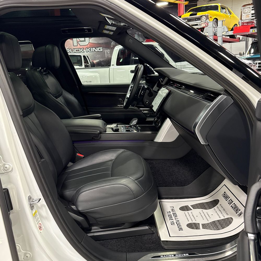 2023 Land Rover Range Rover P530 SE LWB