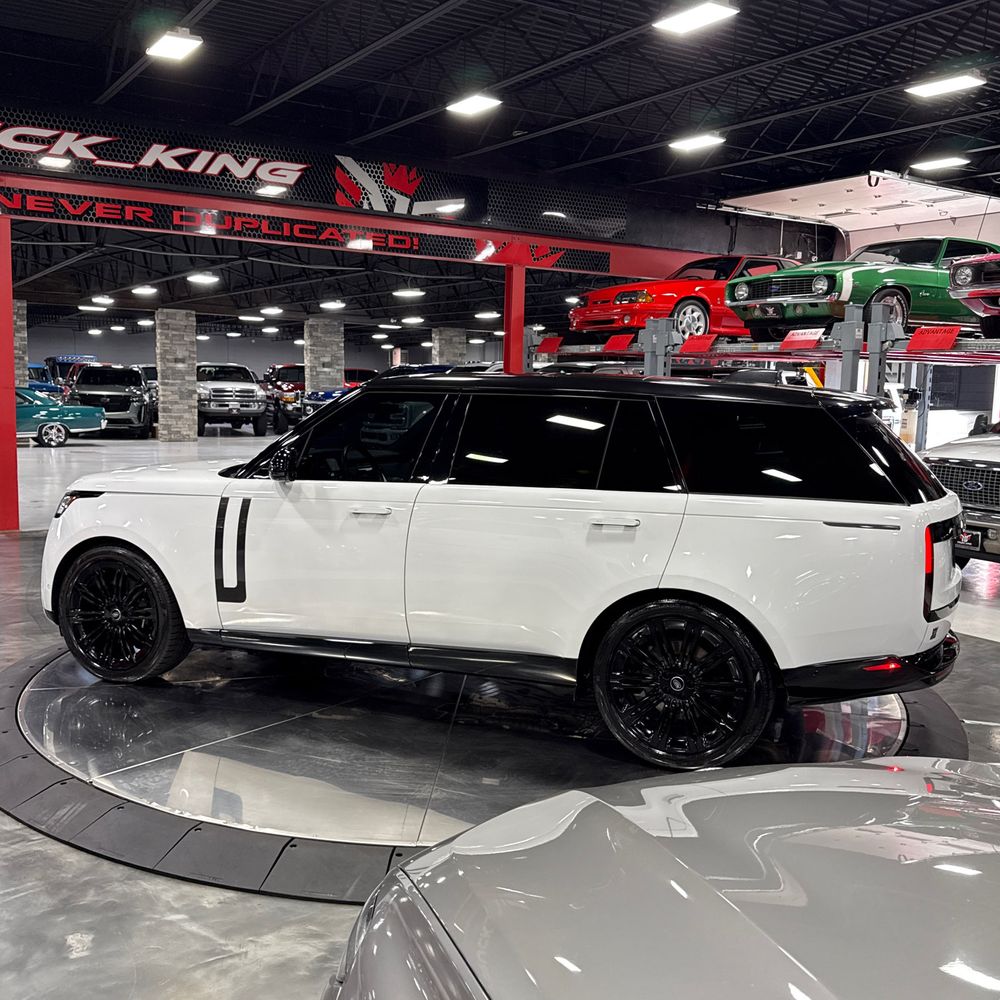 2023 Land Rover Range Rover P530 SE LWB